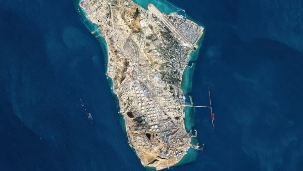 Mỹ không kích hơn 90 mục tiêu quân sự của Iran trên đảo Kharg