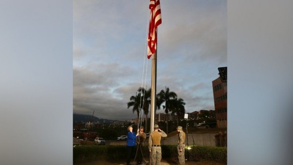 Quốc kỳ Mỹ tung bay trở lại tại Đại sứ quán ở Venezuela sau 7 năm