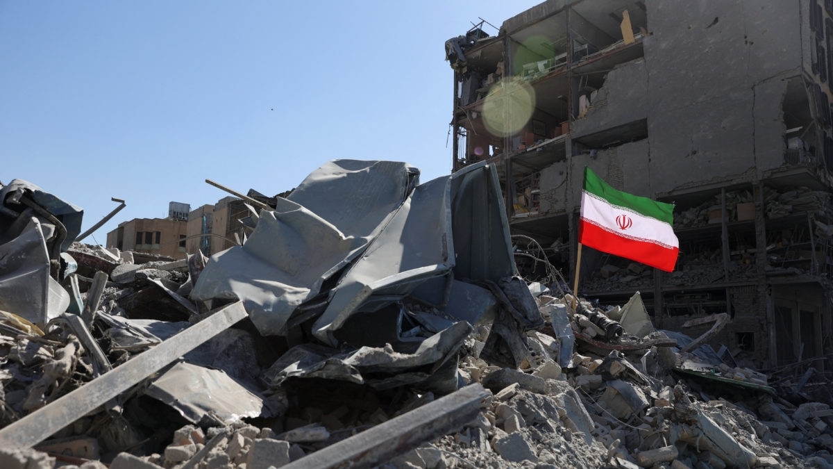 Xung đột Trung Đông: Iran tuyên bố tấn công lực lượng Mỹ tại Saudi Arabia, căng thẳng tại eo biển Hormuz gia tăng