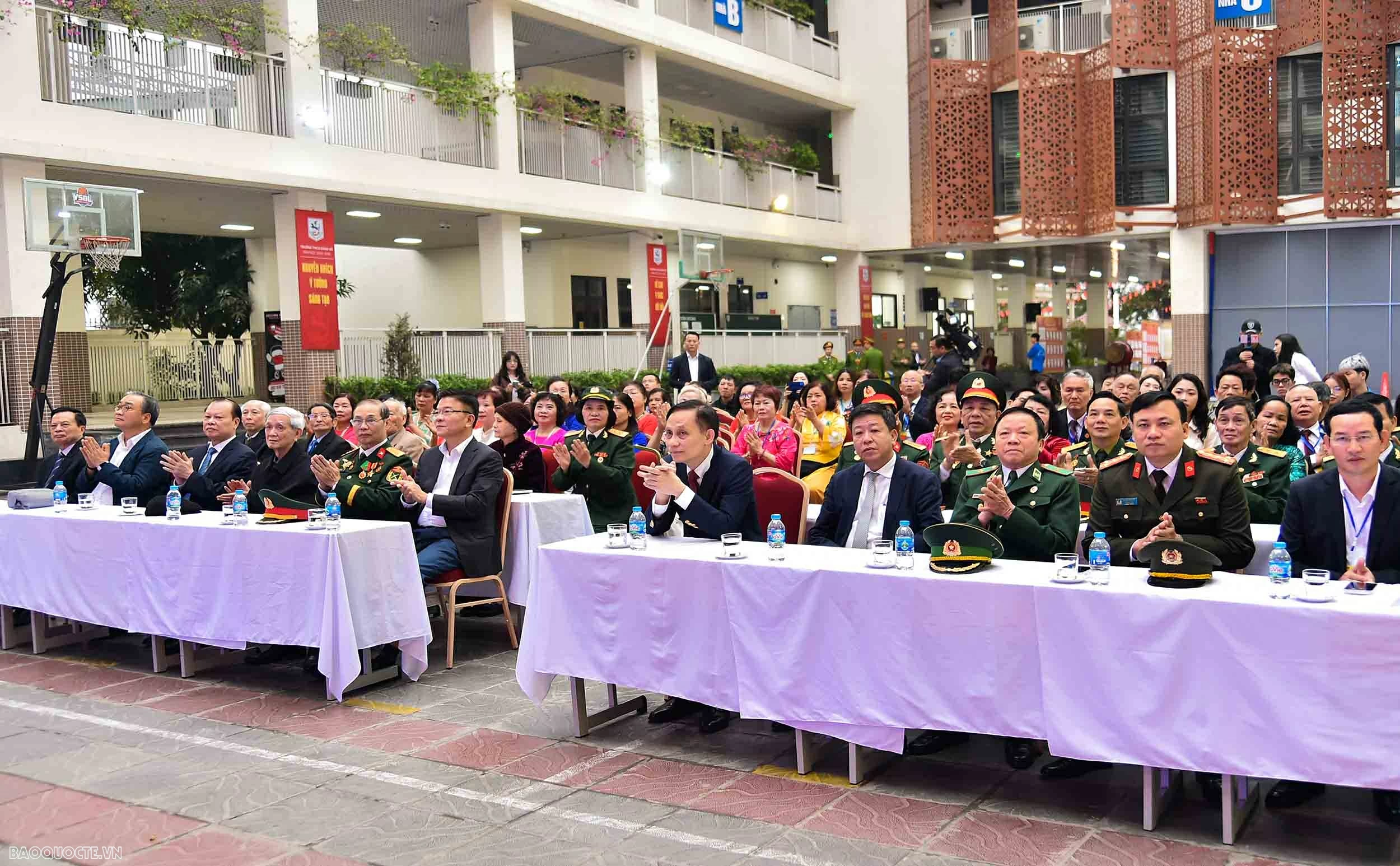 Ủy viên Bộ Chính trị, Bộ trưởng Ngoại giao Lê Hoài Trung bỏ phiếu bầu cử đại biểu Quốc hội khóa XVI và đại biểu HĐND các cấp nhiệm kỳ 2026-2031