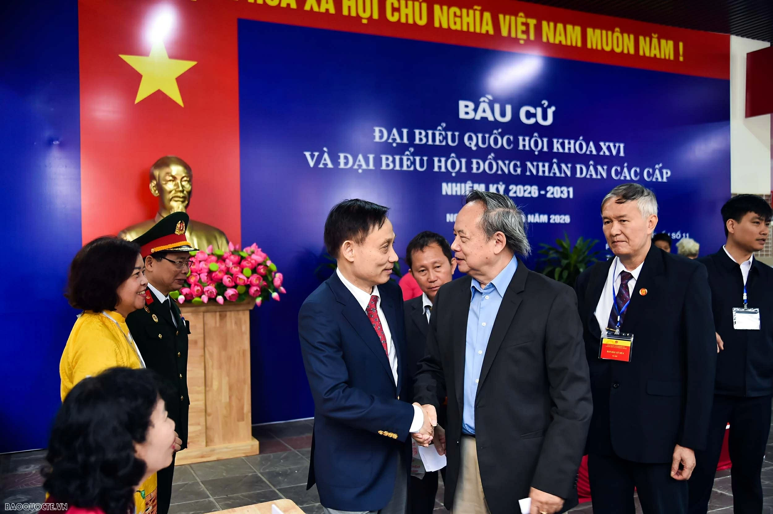 Ủy viên Bộ Chính trị, Bộ trưởng Ngoại giao Lê Hoài Trung bỏ phiếu bầu cử đại biểu Quốc hội khóa XVI và đại biểu HĐND các cấp nhiệm kỳ 2026-2031