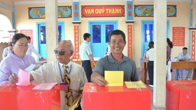 Ngày hội bầu cử rộn ràng trên đặc khu Phú Quý và xã đảo Nhơn Châu