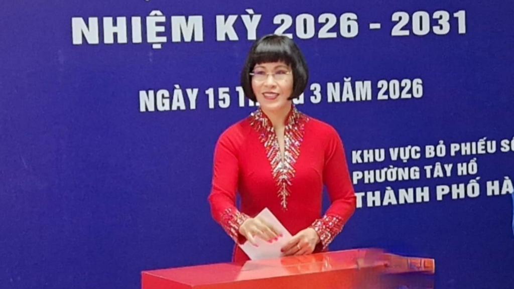 Từ châu Âu về nước để cầm lá phiếu cử tri