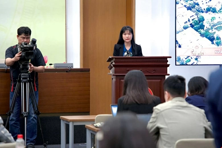 Cử tri cả nước phấn khởi, hào hứng đi bỏ phiếu ngay từ đầu giờ sáng Cử tri cả nước phấn khởi, hào hứng đi bỏ phiếu ngay từ đầu giờ sáng