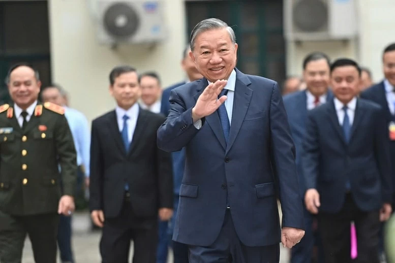 Tổng Bí thư Tô Lâm bỏ phiếu bầu cử đại biểu Quốc hội, HĐND các cấp tại phường Ba Đình, Hà Nội Tổng Bí thư Tô Lâm bỏ phiếu bầu cử đại biểu Quốc hội, HĐND các cấp tại phường Ba Đình, Hà Nội