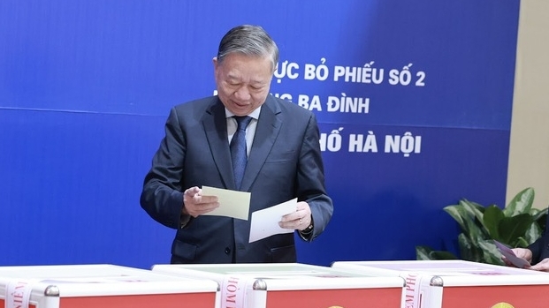 Tổng Bí thư Tô Lâm bỏ phiếu bầu cử đại biểu Quốc hội, HĐND các cấp tại phường Ba Đình, Hà Nội