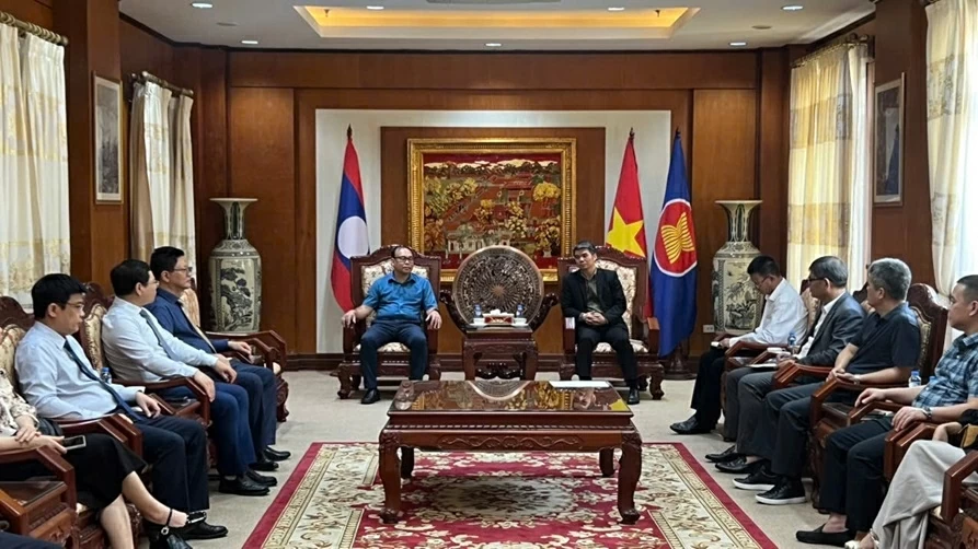 Quảng bá tri thức Việt tại Lễ hội Sách và Văn hóa Quốc tế lần thứ VI tại Lào Quảng bá tri thức Việt tại Lễ hội Sách và Văn hóa Quốc tế lần thứ VI tại Lào