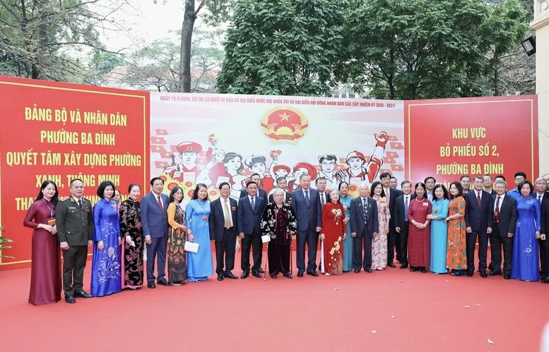 Tổng Bí thư Tô Lâm bỏ phiếu bầu cử đại biểu Quốc hội, HĐND các cấp tại phường Ba Đình, Hà Nội