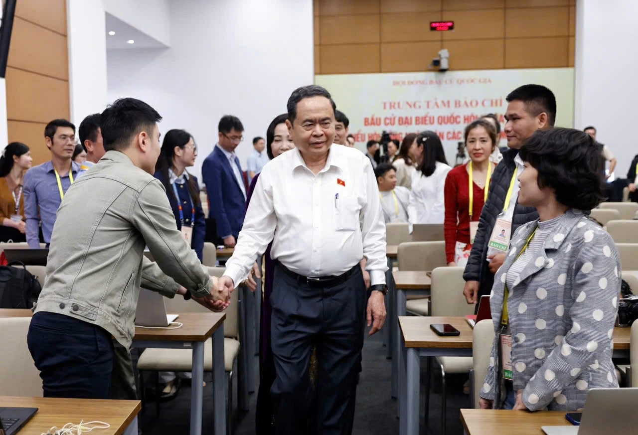 Bầu cử để lựa chọn người xứng đáng đưa đất nước bước vào kỷ nguyên mới Chủ tịch Quốc hội Trần Thanh Mẫn: Bầu cử để chọn ra những người thật sự xứng đáng, có đức, có tài, có năng lực, có tâm, có tầm