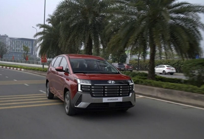 Hình ảnh Hyundai Stargazer 2026 chạy trên đường được chia sẻ nhiều trong những ngày qua.
