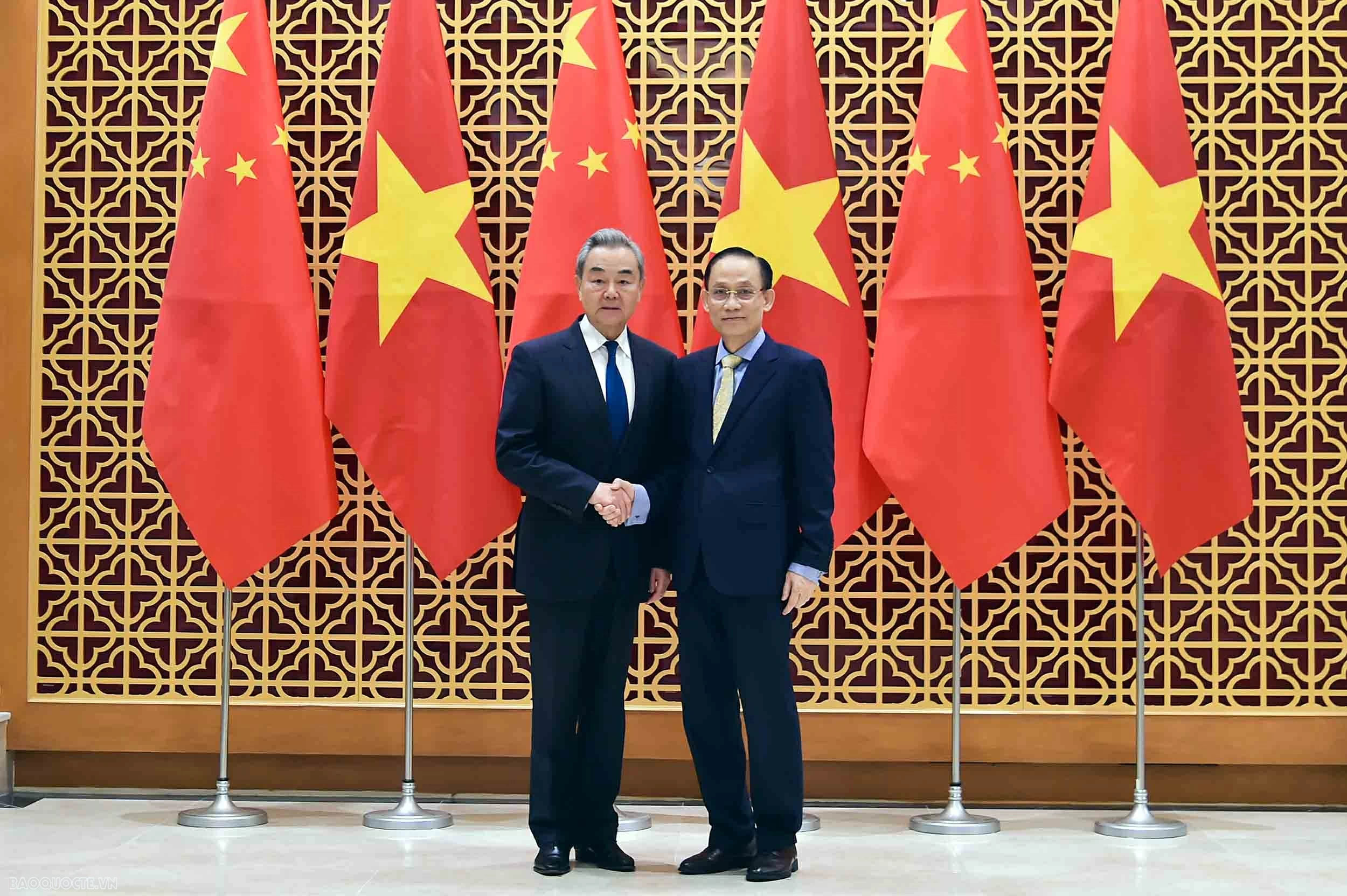 Ủy viên Bộ Chính trị, Bộ trưởng Ngoại giao Lê Hoài Trung trao đổi chiến lược với Ủy viên Bộ Chính trị, Bộ trưởng Ngoại giao Trung Quốc Vương Nghị