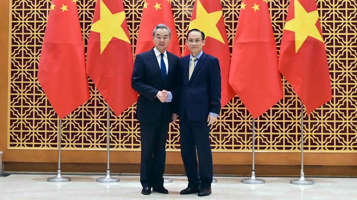 Ủy viên Bộ Chính trị, Bộ trưởng Ngoại giao Lê Hoài Trung trao đổi chiến lược với Ủy viên Bộ Chính trị, Bộ trưởng Ngoại giao Trung Quốc Vương Nghị