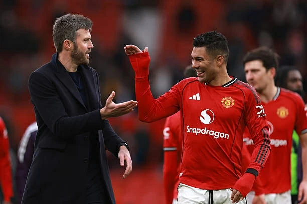 Rooney: 100% HLV Carrick nên được bổ nhiệm chính thức
