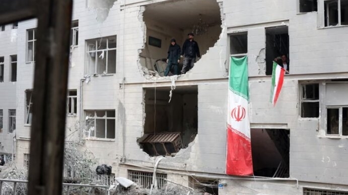 Tân lãnh tụ tối cao Iran ra tuyên bố, Israel công bố đợt không kích quy mô lớn vào Tehran