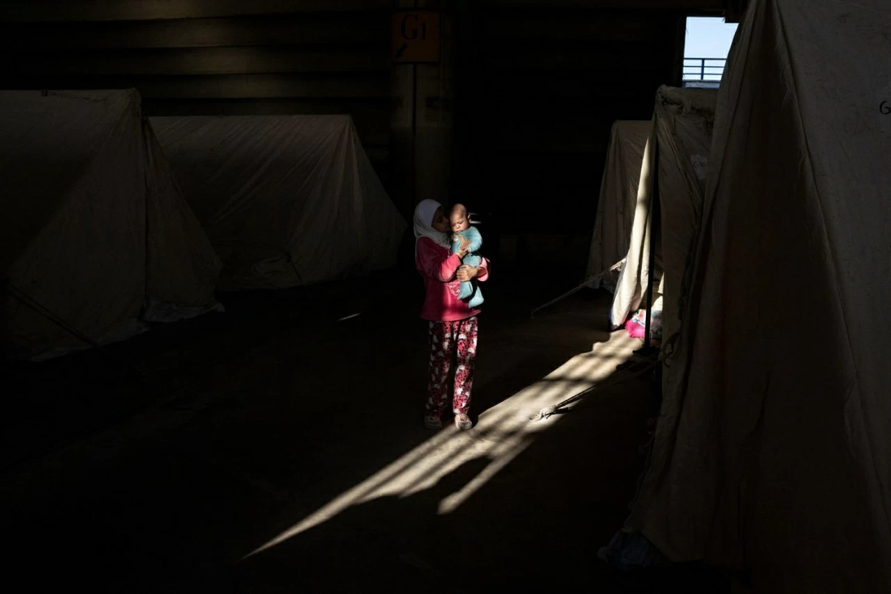 Ảnh ấn tượng: Trung Quốc muốn ‘kiểm soát bất đồng’ với Mỹ, Chủ tịch Triều Tiên thị sát nhà máy vũ khí, quốc kỳ Mỹ tung bay tại một Đại sứ quán lần đầu sau 7 năm Ảnh ấn tượng: Trung Quốc muốn ‘kiểm soát bất đồng’ với Mỹ, Chủ tịch Triều Tiên thị sát nhà máy vũ khí, quốc kỳ Mỹ tung bay tại một Đại sứ quán lần đầu sau 7 năm