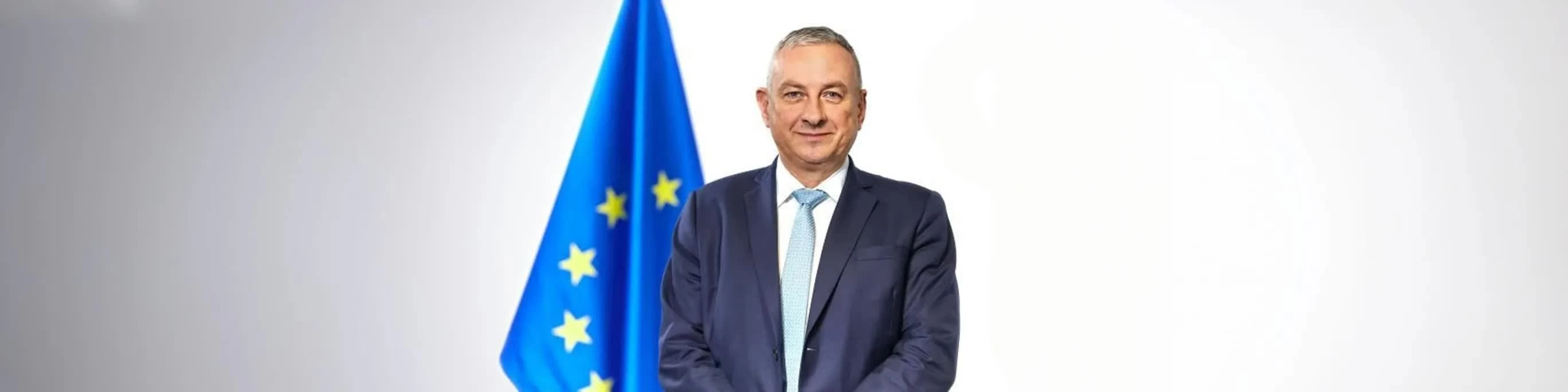 Cao ủy EU Jozef Síkela sắp thăm Việt Nam Cao ủy phụ trách Quan hệ đối tác quốc tế của EU sắp thăm Việt Nam, dự Diễn đàn doanh nghiệp và đầu tư EU-Việt Nam