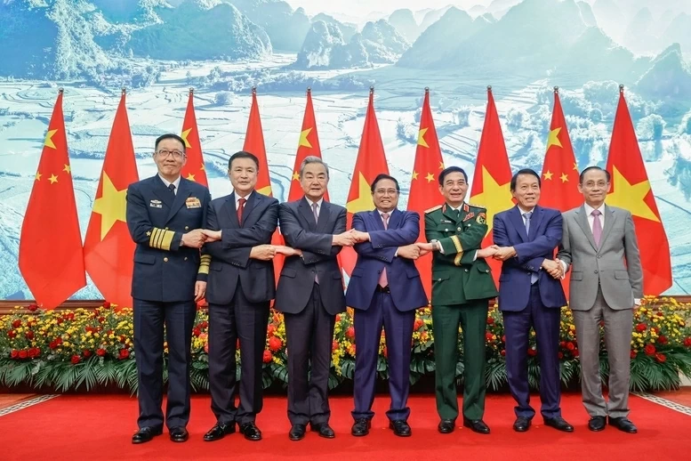 Thủ tướng Chính phủ Phạm Minh Chính tiếp Bộ trưởng Ngoại giao Trung Quốc Vương Nghị, Bộ trưởng Công an Trung Quốc Vương Tiểu Hồng, Bộ trưởng Quốc phòng Trung Quốc Đổng Quân. (Nguồn: VGP)