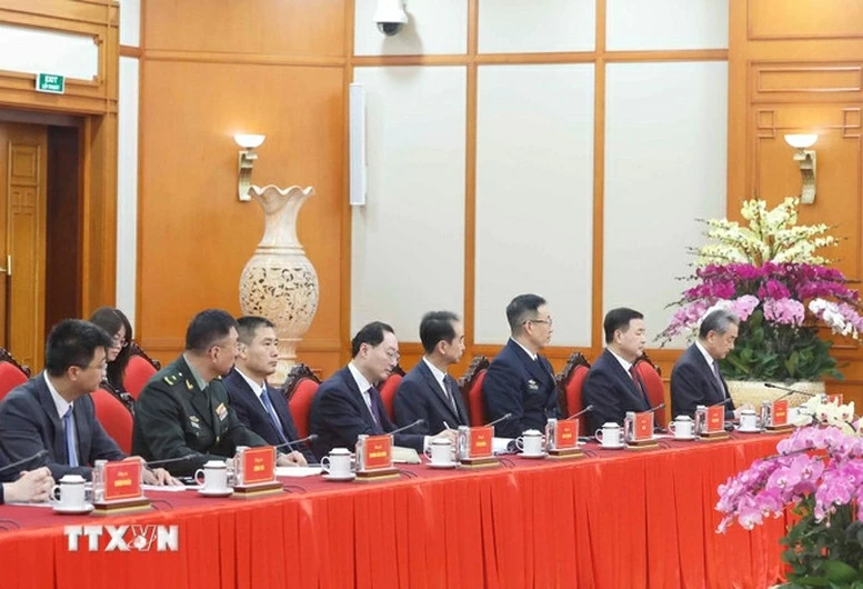 Tổng Bí thư tiếp các Bộ trưởng Trung Quốc nhân dịp Đối thoại chiến lược 3+3. Đoàn đại biểu Trung Quốc tham dự buổi tiếp - Ảnh: TTXVN Tổng Bí thư tiếp các Bộ trưởng Trung Quốc nhân dịp Đối thoại chiến lược 3+3. Đoàn đại biểu Trung Quốc tham dự buổi tiếp - Ảnh: TTXVN
