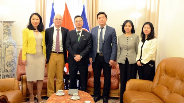 Vietnamese Ambassador discusses nuclear energy cooperation with Assystem