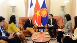 Đại sứ Việt Nam trao đổi với Assystem về hợp tác năng lượng hạt nhân