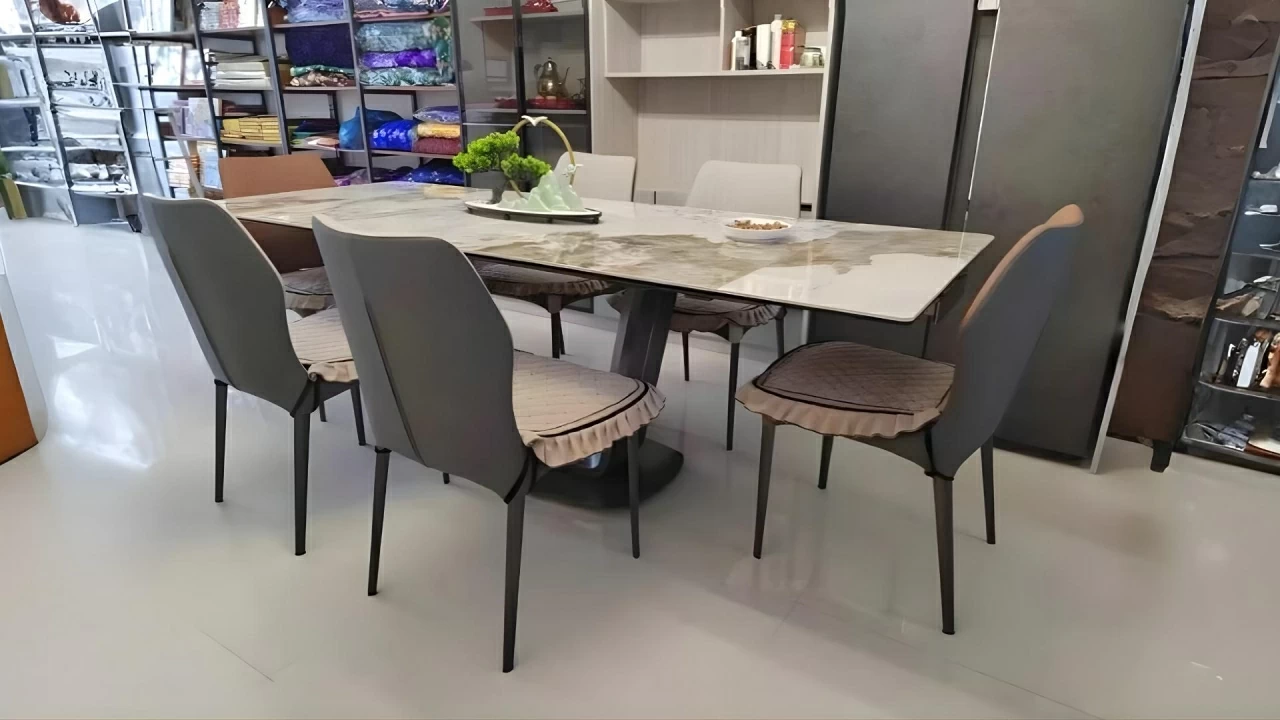 Bàn ăn mặt đá cao cấp – chống trầy xước dễ vệ sinh