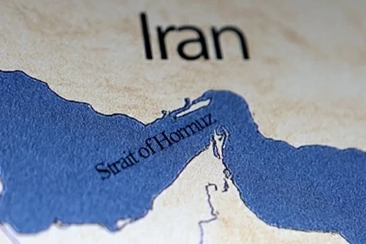 Tác động toàn cầu từ việc đóng cửa eo biển Hormuz