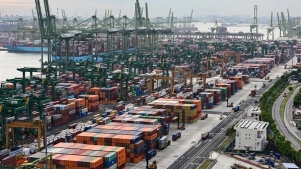 Bất ổn địa chính trị gia tăng, xuất khẩu Singapore đảo chiều