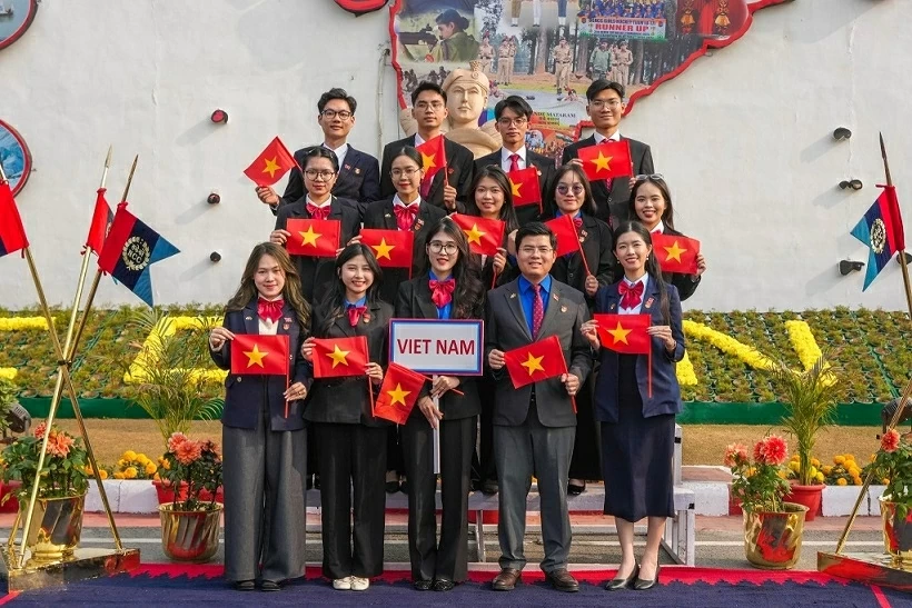 6.số 12: Giao lưu nhân dân từ những bước chân tuổi trẻ 6.số 12: Giao lưu nhân dân từ những bước chân tuổi trẻ