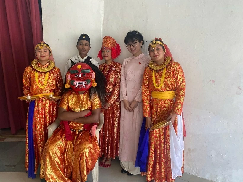 Giao lưu nhân dân từ những bước chân tuổi trẻ Giao lưu nhân dân từ những bước chân tuổi trẻ