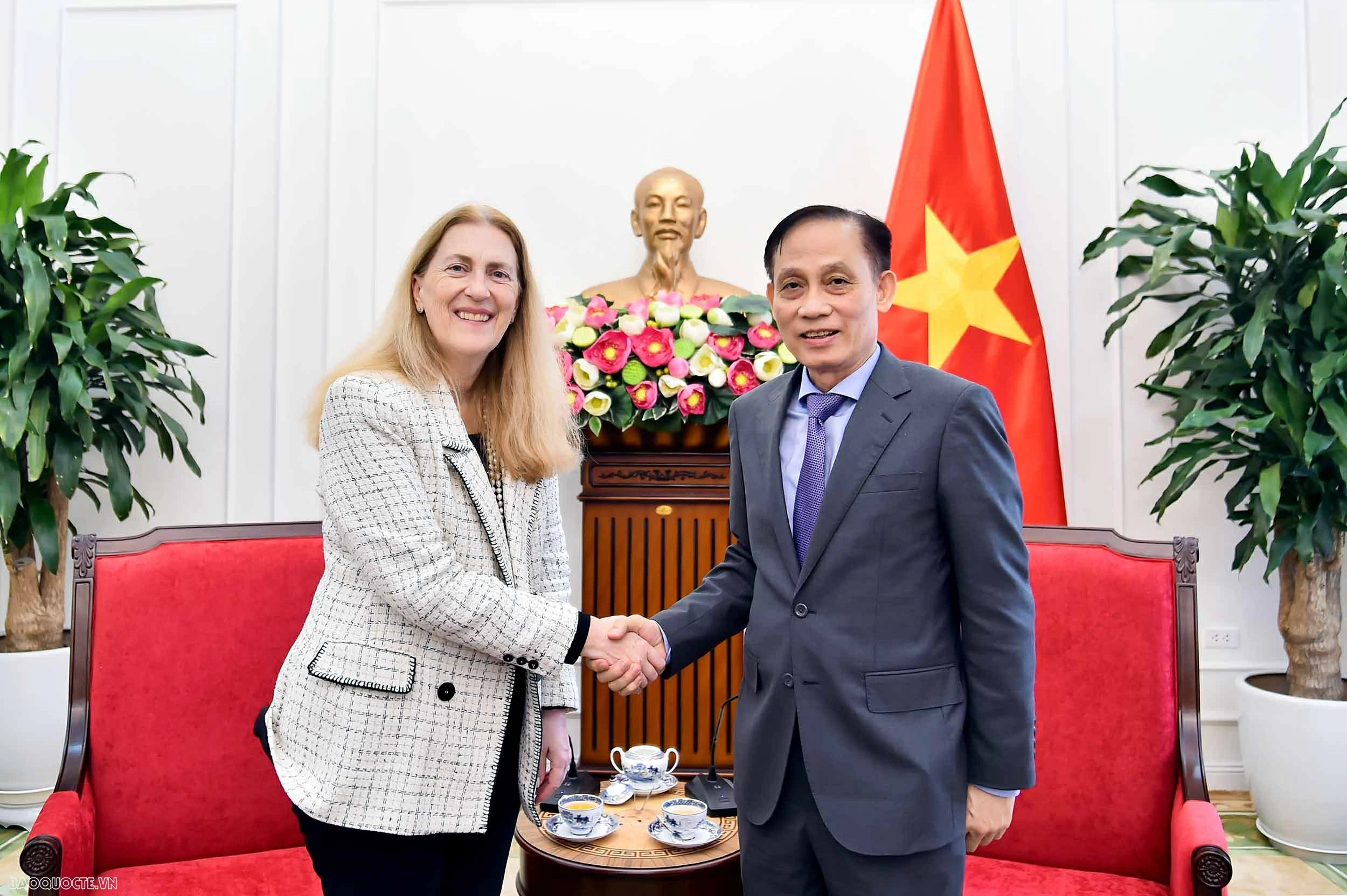Ủy viên Bộ Chính trị, Bộ trưởng Ngoại giao Lê Hoài Trung tiếp Quốc Vụ khanh Bộ Kinh tế, Giáo dục và Nghiên cứu Thụy Sỹ