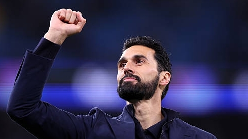HLV Alvaro Arbeloa lập kỳ tích ở Champions League
