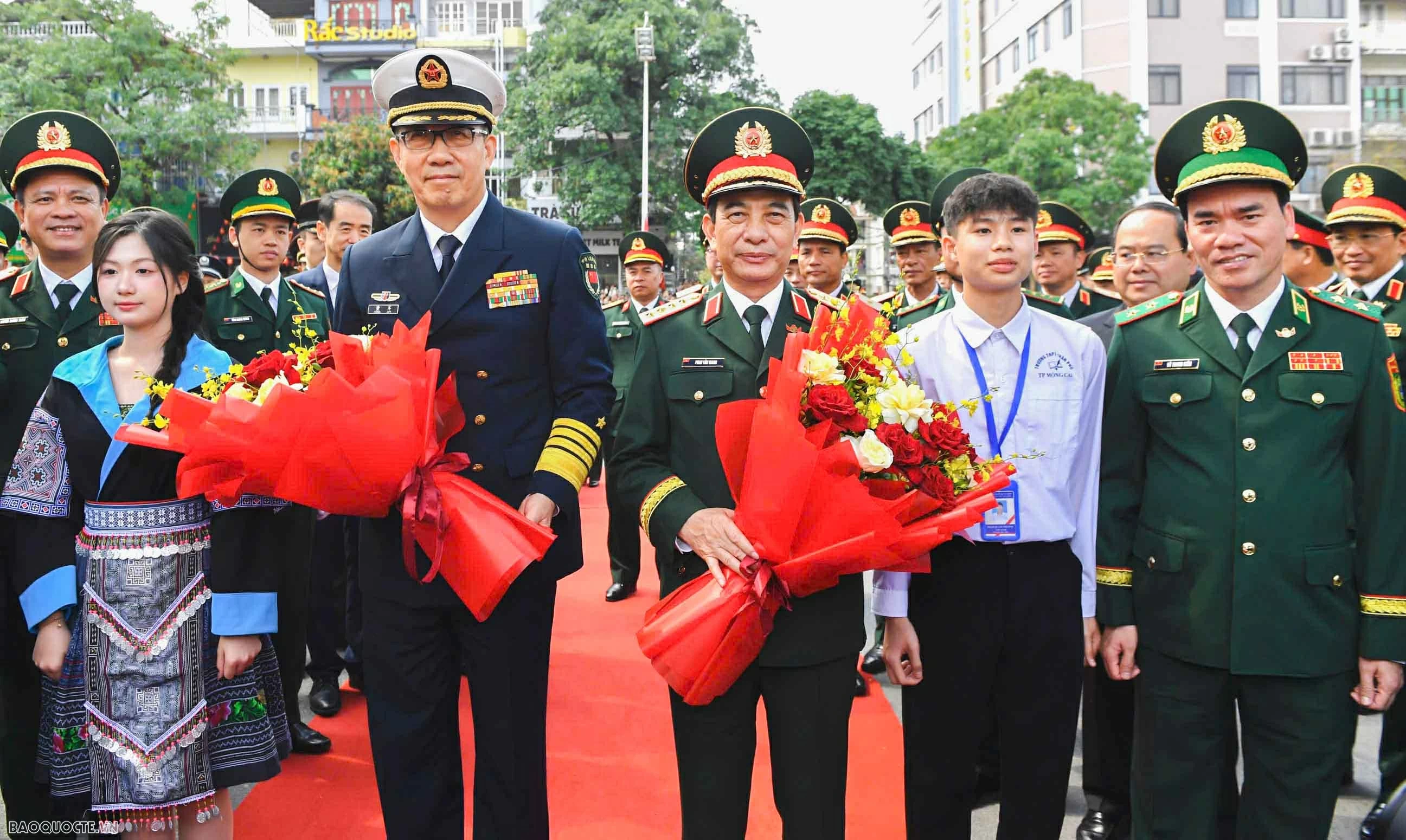 Bộ trưởng Quốc phòng Việt Nam-Trung Quốc thăm ngôi trường mang tên Tổng Bí thư đầu tiên của Việt Nam Bộ trưởng Quốc phòng Việt Nam-Trung Quốc thăm ngôi trường mang tên Tổng Bí thư đầu tiên của Việt Nam