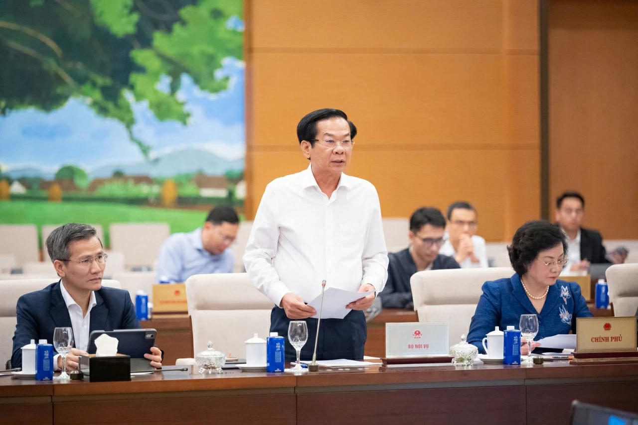 Ủy ban Thường vụ Quốc hội cho ý kiến dự án Luật sửa đổi, bổ sung một số điều của Luật Thi đua, khen thưởng