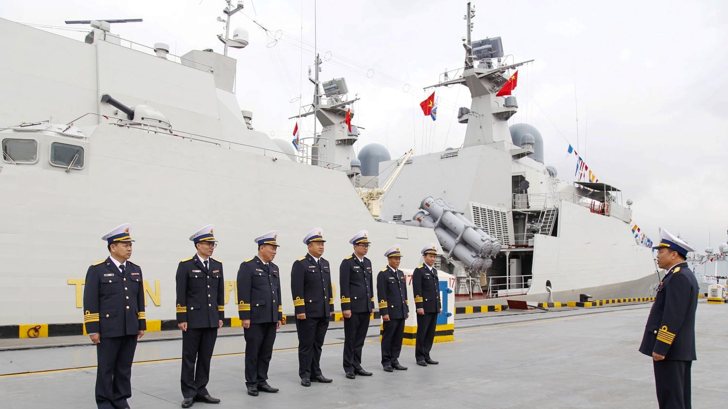 Biên đội Tàu 015, 012 sẵn sàng cho tuần tra, huấn luyện liên hợp cùng Trung Quốc trên vùng biển Vịnh Bắc Bộ