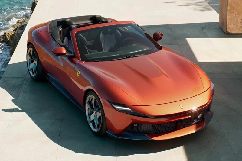 Amalfi Spider hướng đến những khách hàng muốn trải nghiệm cảm giác lái đặc trưng của hãng nhưng vẫn đề cao sự thoải mái trong quá trình sử dụng. Amalfi Spider hướng đến những khách hàng muốn trải nghiệm cảm giác lái đặc trưng của hãng nhưng vẫn đề cao sự thoải mái trong quá trình sử dụng.