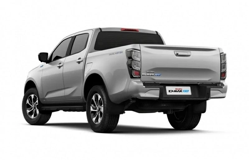 Isuzu D-Max EV được phát triển theo dạng cabin kép 4 cửa, sơn màu Bohemian Metallic Silver. Isuzu D-Max EV được phát triển theo dạng cabin kép 4 cửa, sơn màu Bohemian Metallic Silver.