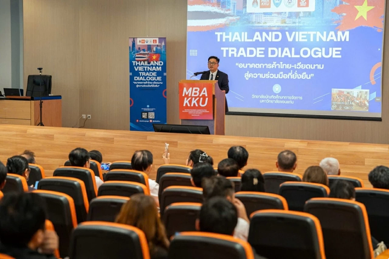 Tổng Lãnh sự Việt Nam tại Thái Lan phát biểu tại đối thoại Hướng tới tương lai hợp tác thương mại bền vững Việt Nam-Thái Lan