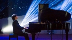 Nghệ sĩ piano Lưu Hồng Quang trở lại quê hương với ‘Thanh âm vượt tầng’