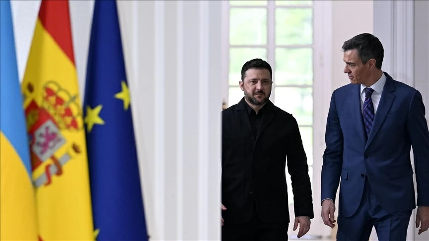 Một nước thành viên cáo buộc EU quyết định can thiệp sâu vào xung đột Ukraine; Kiev nhận tin vui tài chính