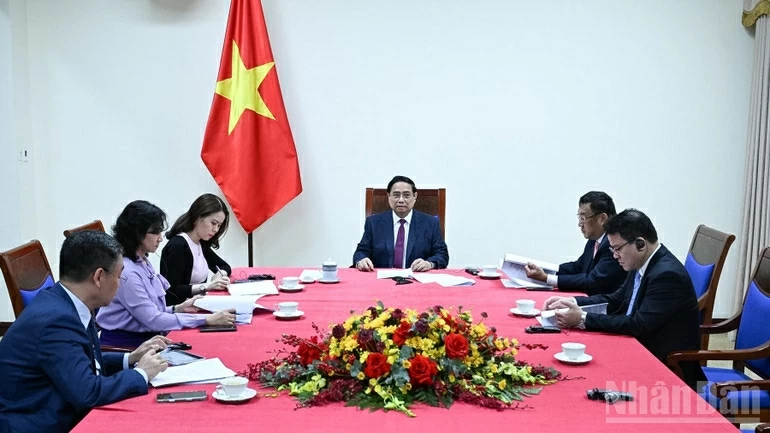 Thủ tướng Chính phủ Phạm Minh Chính điện đàm với Thủ tướng Algeria