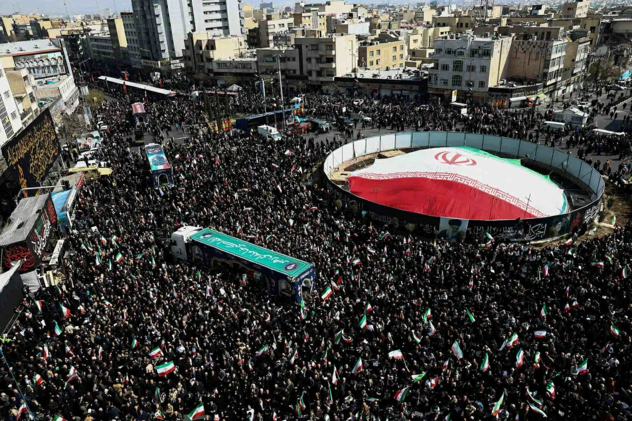 Cáo buộc Israel tấn công mỏ khí, Iran phóng tên lửa vào các cơ sở năng lượng tại Qatar và Saudi Arabia Cáo buộc Israel tấn công mỏ khí, Iran phóng tên lửa vào các cơ sở năng lượng tại Qatar và Saudi Arabia