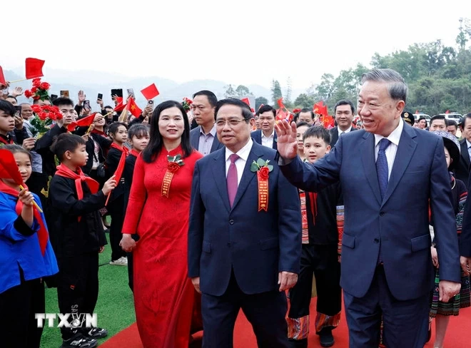 Tổng Bí thư: Đưa Trường Phổ thông nội trú thành cột mốc mềm về giáo dục vùng biên Tổng Bí thư: Đưa Trường Phổ thông nội trú thành cột mốc mềm về giáo dục vùng biên