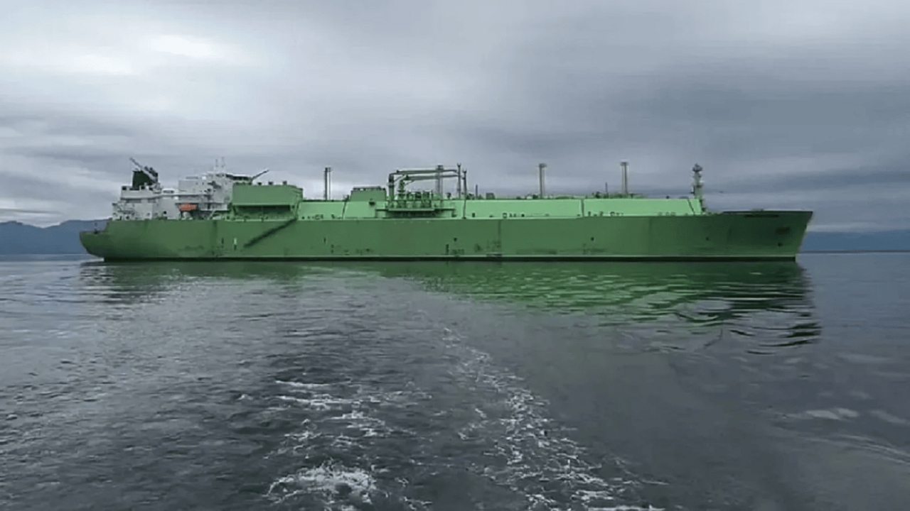 Tàu chở nhiên liệu Nga trôi dạt ở Địa Trung Hải, tiềm ẩn nguy cơ gây thảm họa