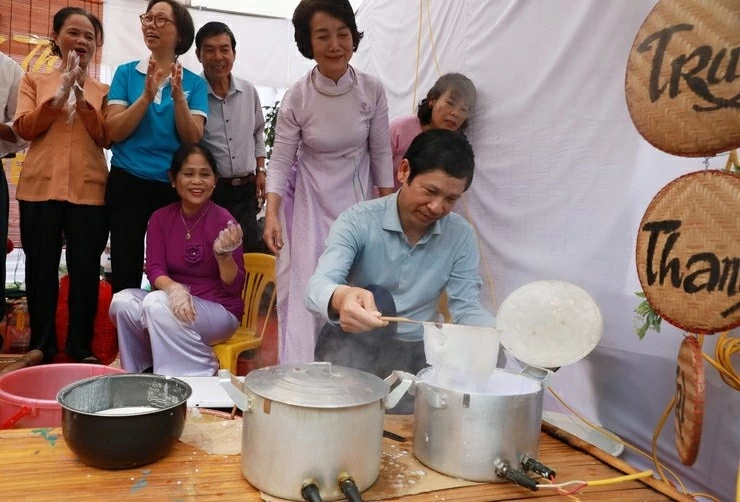 Nghề làm bánh cuốn Thanh Trì trở thành Di sản văn hóa phi vật thể quốc gia