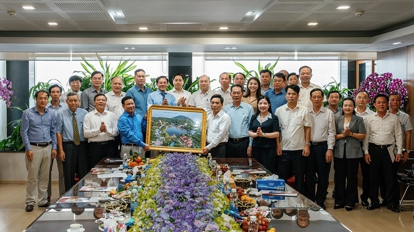 Ban Thường vụ Tỉnh ủy Thanh Hóa đến thăm và làm việc tại Tập đoàn Sao Mai