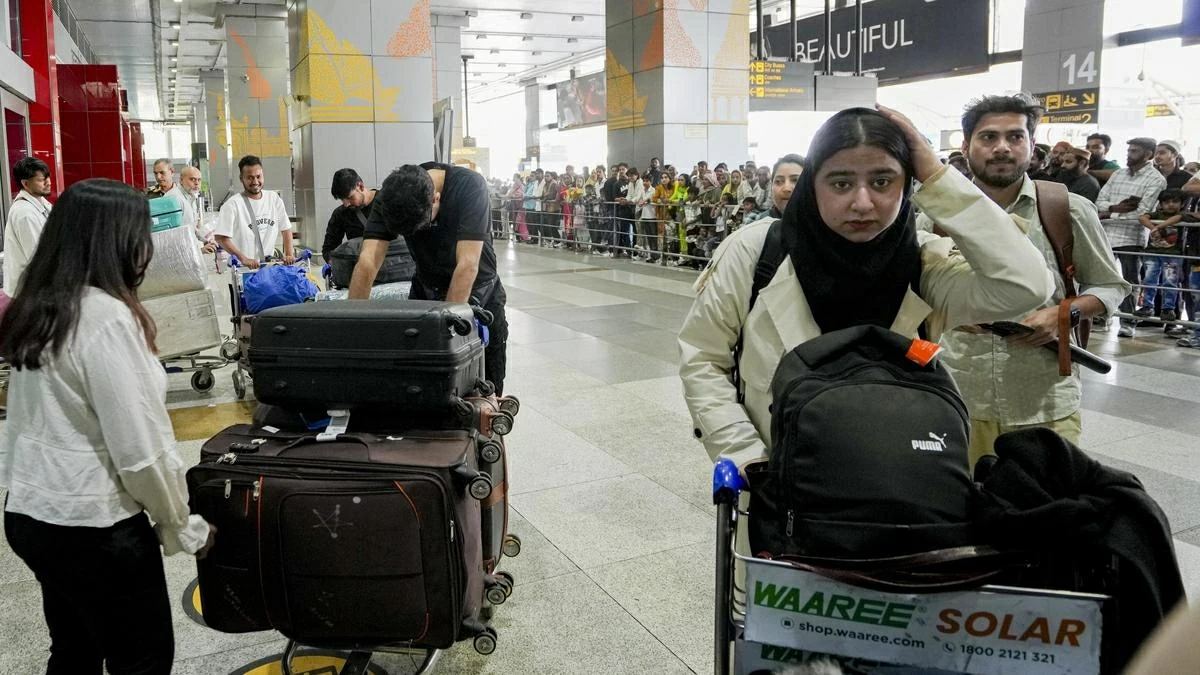 1.000 người Ấn Độ kẹt lại Iran, hàng chục nghìn học sinh bỏ lỡ kỳ thi tốt nghiệp trung học