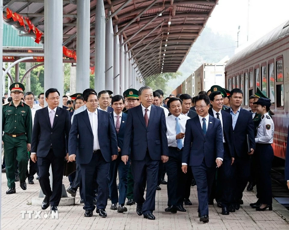 Đường sắt kết nối Việt-Trung phải là đột phá chiến lược trong hợp tác kinh tế Đường sắt kết nối Việt-Trung phải là đột phá chiến lược trong hợp tác kinh tế