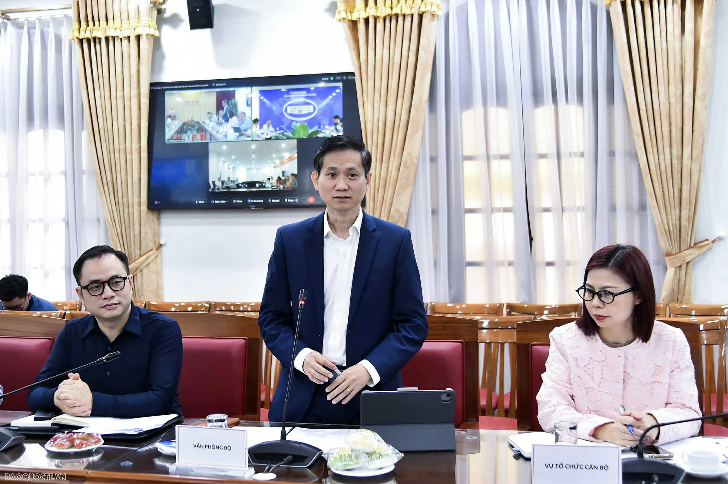 Hội thảo xây dựng và ứng dụng Chỉ số đánh giá hiệu quả công việc (KPI) trong ngành Ngoại giao Hội thảo xây dựng và ứng dụng Chỉ số đánh giá hiệu quả công việc (KPI) trong ngành Ngoại giao