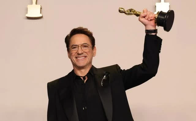 Hạnh phúc trong mắt các ngôi sao thế giới