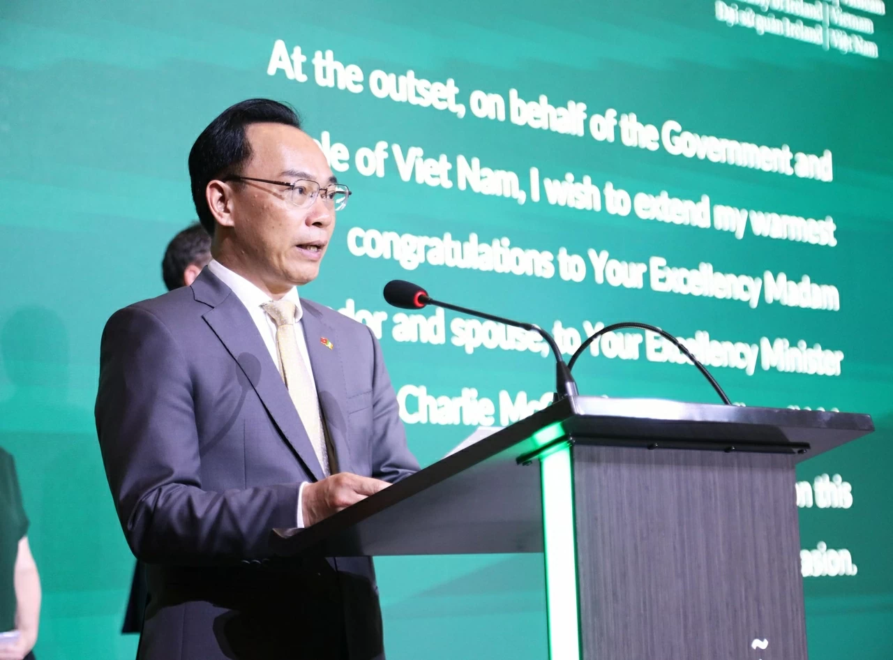 Quyền Bộ trưởng Bộ Giáo dục và Đào tạo Hoàng Minh Sơn phát biểu tại buổi lễ. (Ảnh: Thành Long)